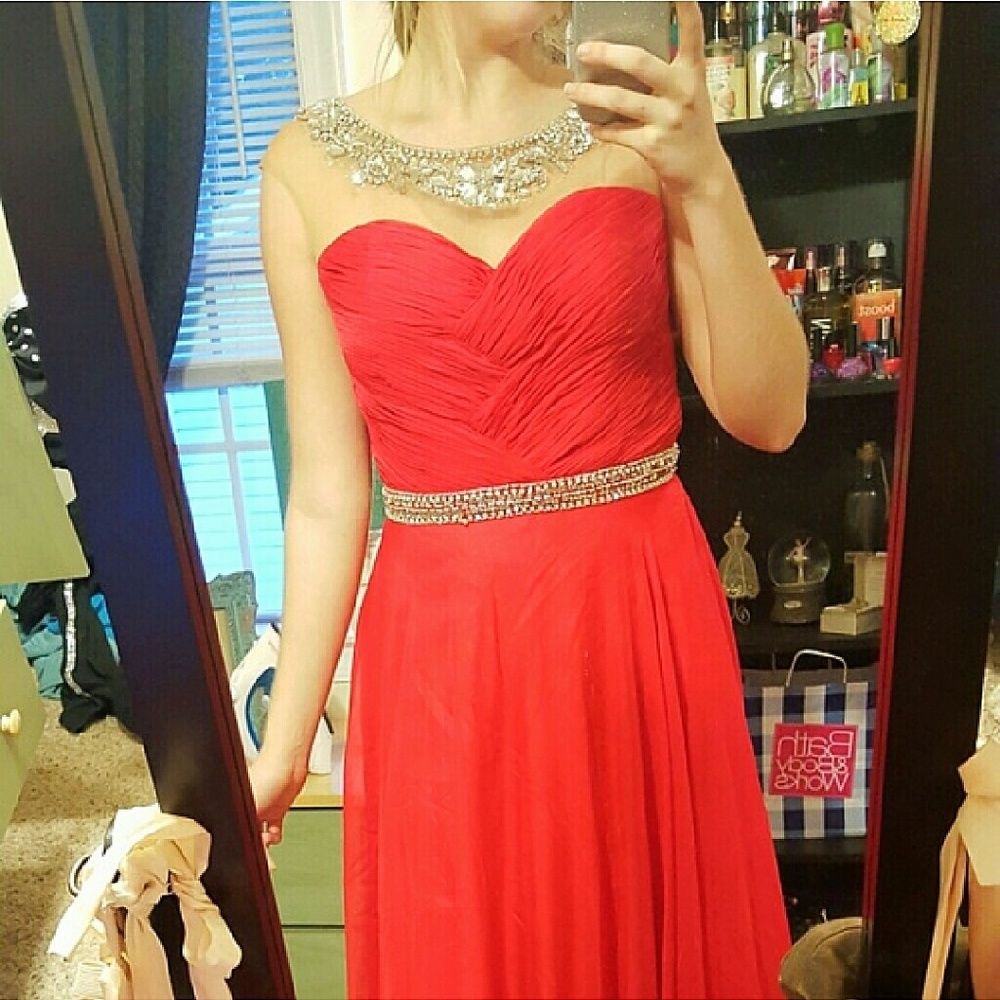 ?Bright red prom dress. - Picture 3 of 4
